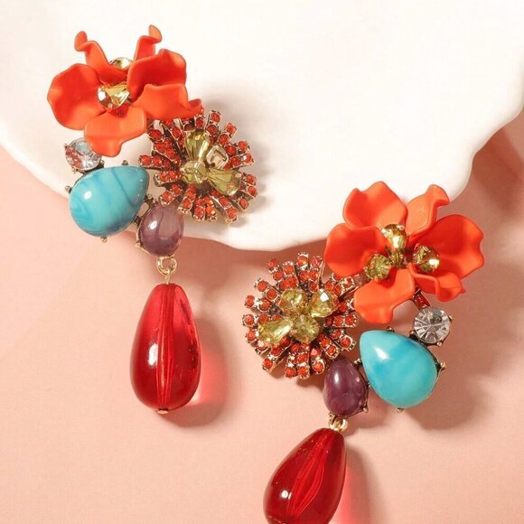 Preppy Women's Vintage Floral Crystal-Embellished Teardrop Earrings - Picture 4 of 8